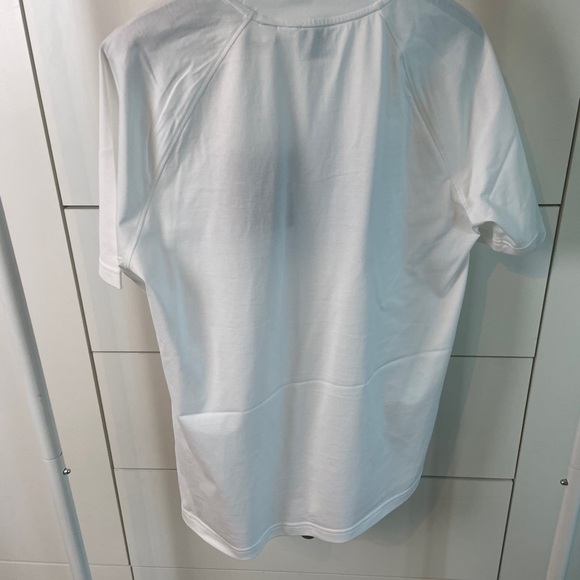 Burberry women’s brand new tshirt L - Picture 4 of 5